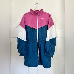 Nike Women’s Sportswear Icon Clash Track Long Jacket / Windbreaker.